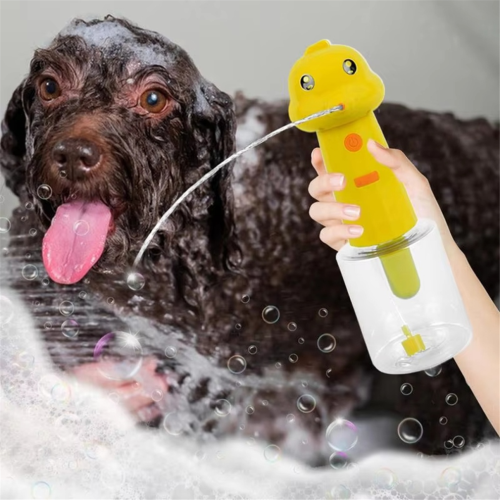Shampoo-Schaumspender für Hunde beim Baden B 2