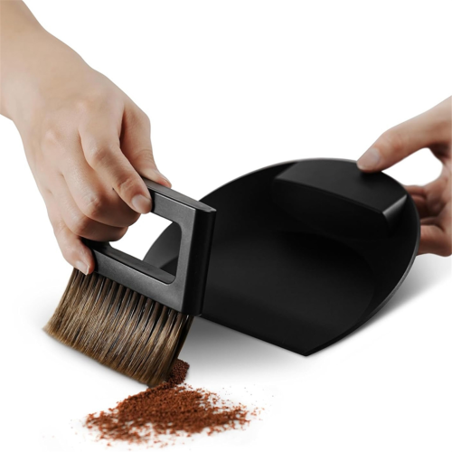 Set composto da spazzola per caffè, scopa e paletta, piccola spazzola magnetica 1