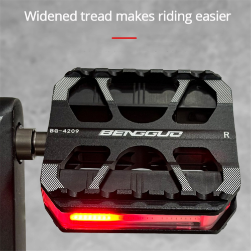 BENGGUO Aluminum Alloy LED Bicycle Pedal Adjustable Light 1