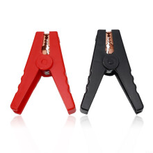 Robust, insulated crocodile clips, 100 A capacity, for charging car batteries