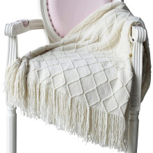 Knitted Throw Blanket with Decorative Blanket Features, Unique Pattern Soft Lightweight Touch, Cozy Warmth for All Seasons and Versatile Usage, Raised