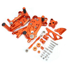 Pedane poggiapiedi in alluminio lavorate con precisione CNC per motociclette. Aderenza superiore. Durevoli e robuste. Pedane posteriori conformi al