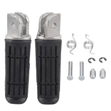 Pedane poggiapiedi in alluminio compatibili con Yamaha YZF1000R1FZ1. Design robusto e antiscivolo. Pedane poggiapiedi con componenti aftermarket.