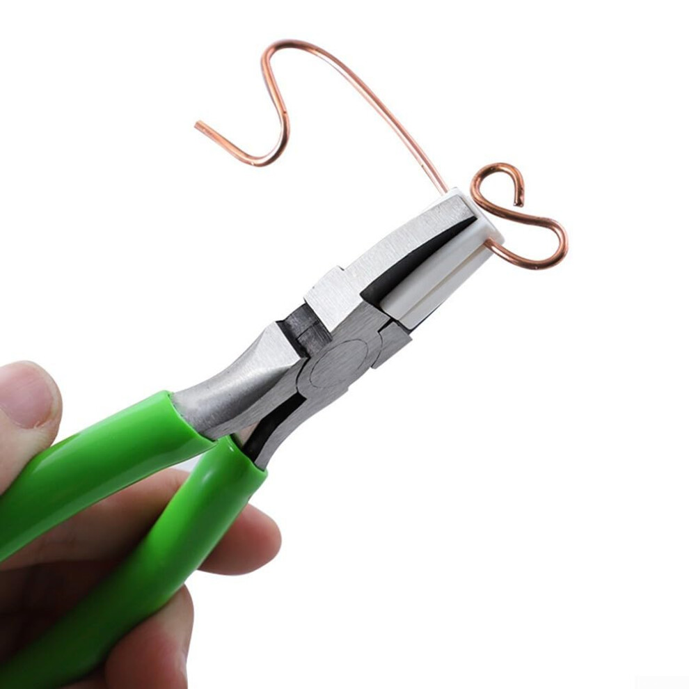 Flat Nose Plier Carbon Hardened Steel 135Mm Length Essential Reliable 9365049767897