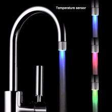 (A) Keukenkraan met LED-verlichting, temperatuurregelaar en knipperend RGB-licht, waterbesparend