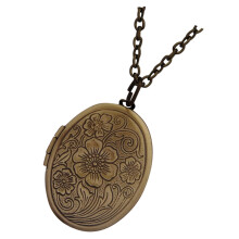Vintage Photo Locket Necklace, for Special Occasions