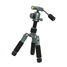 20-Zoll-Reise-Ministativ mit 360-Grad-Drehkopf,-Titanfarbe