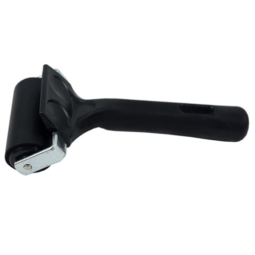 Roller for printmaking  
Wide printing roller for even ink distribution  
Ergonomic handle