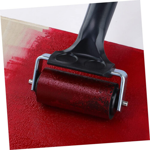 Roller for printmaking  
Wide printing roller for even ink distribution  
Ergonomic handle 2