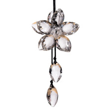 Transparant symbool van sereniteit, feng shui kristal met elegante decoratie verfraait je leven en verspreidt vreugde, duurzame constructie,