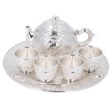 Vintage Turkse koffieset met metalen wijnglas en kan, luxe koffieset met retro elegantie, voortreffelijk vakmanschap, artistieke reliëfpatronen en