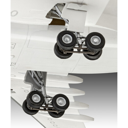 Revell Lufthansa Airbus A330-300 repülőgép 2