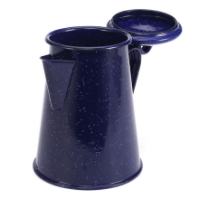 Cafeteira de fogão com esmalte endurecido em forno e bordas de aço que ajudam a evitar lascas. Inclui percolador e jarra de café esmaltada com