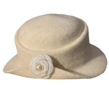 Elegante met camelia versierde vissershoed voor-Crème M