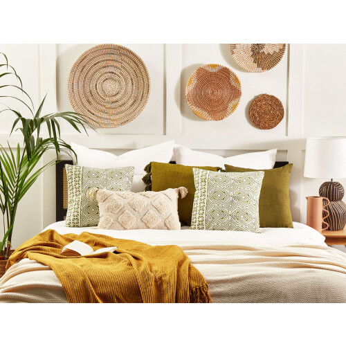 Beliani Throw Cushion LARICS 45 x 45 cm Cotton Green Oriental Pattern 1