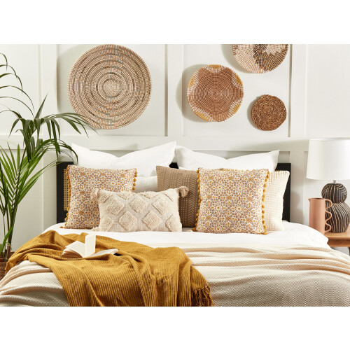 Beliani Throw Cushion LYCROIS 45 x 45 cm Cotton Yellow Floral Pattern 1