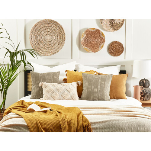 Beliani Throw Cushion SENECIO Cotton 45 x 45 cm Beige Geometric Pattern 1