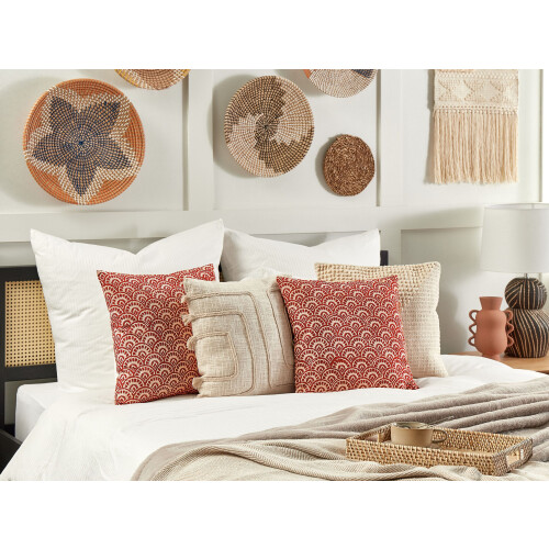 Beliani Throw Cushion RHUS 45 x 45 cm Cotton Red Geometric Pattern 1