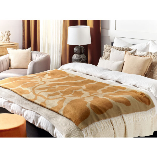 Beliani Blanket BANGRE 130 x 170 cm Orange 1