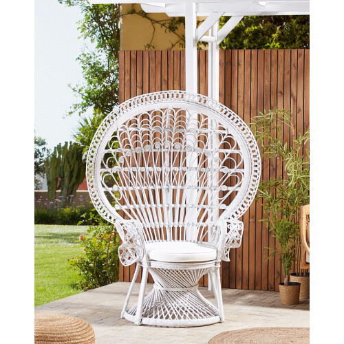 Beliani Peacock Chair EMMANUELLE Rattan White 1