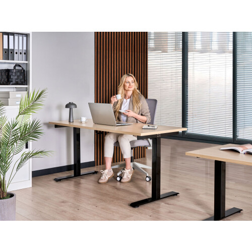 Beliani Manual Adjustable Standing Desk DESTINES 160 cm 72 cm Black/ Light Brown 1