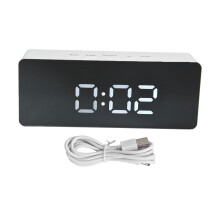 Benutzerfreundliche Digitaluhr mit zwei Weckfunktionen, Batterie-Backup für mehr Sicherheit, einstellbarer LED-Anzeigehelligkeit und USB-Ladefunktion