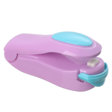 Herbruikbare mini-sealmachine voor snackzakjes, gebruiksvriendelijke draagbare hitteverzegelaar voor snackzakjes van hoogwaardig ABS-materiaal.