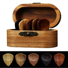 Fluted Wooden Guitar Picks Set, 1pc Handcrafted Natural Wood Plectrum for Professional Players & Unique Gifts