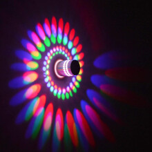Spiral Brilliance, 3W LED-vägglampa, unik ihålig design, aluminiumlampa, RGB-färgväxlande, perfekt för inomhusbelysning i sovrummet,