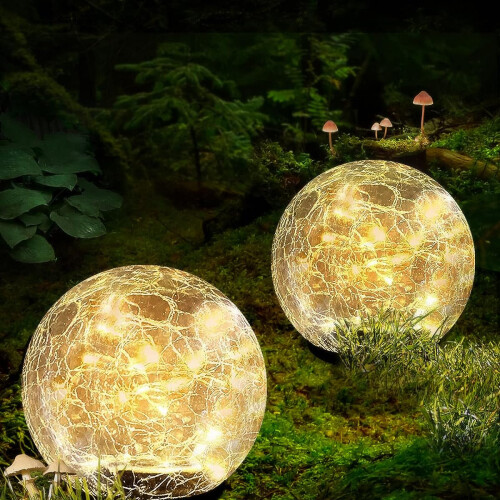 Luminous Garden Tales, Φωτιστικά με υφή ραγισμένου γυαλιού που λειτουργούν με ηλιακή