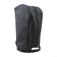 Waterproof golf bag made of Oxford fabric, keeps clubs dry, compatible with various sizes