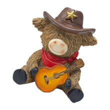 Lustige Harz-Cowboy-Highland-Kuh-Skulptur für den-Gitarre Kuh A