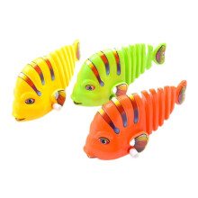 3 pieces of windup toy with swinging fish design, fun battery robotic fish for birthdays and holidays, safe and lightweight material.