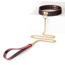 Black and red leather traction erotic collar with adjustable neck cove Ref: 5117
