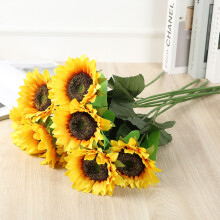 Lifelike Artificial Flowers for Classic Decorations, Silk Sunflower Bouquet in Yellow, UV Resistant and High Quality Material, Ideal for Wedding Home