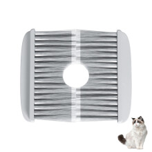 Verzorgende haarborstel voor kattendie drijvend haar opvangt