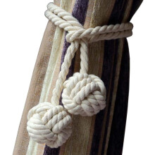 Fermacravatte per tende artigianali color beige neutro, adatte a tutti gli stili di arredamento, aggiungono eleganza a qualsiasi interno, con cordino