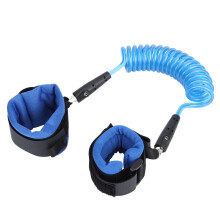 GuardianLink, Sicherheitsarmband für Kleinkinder bis Teenager, sorgt mit weichem und komfortablem Armband für ruhige Reisen und Familienabenteuer.