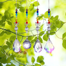 Betoverende kristallen prisma's, chakra kristallen hangerset voor helende en decoratieve doeleinden, regenbooglichtbreking en charmante tuinaccenten.