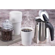 Durabilidade incomparável aliada à beleza em nossos copos de papel branco de 236 ml (8 oz), perfeitos para o uso diário.