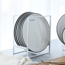 Diseñado en Japón: Organizador de platos versátil con diseño antiarañazos para un almacenamiento seguro de platos y utensilios.