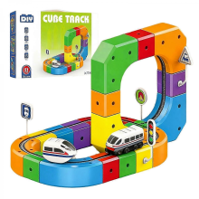 Set di 51 pezzi CubesTrack, trenino elettrico con pista per auto da corsa fai da te, kit costruzione STEM, regali compleanno Natale bambini