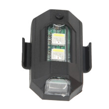 Lampada LED ricaricabile, maggiore raggio d'azione per il tuo drone o veicolo, con un'autonomia fino a 8 ore per avventure prolungate.
