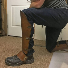 Medieval Pu Leather Gaiter Greaves Adjustable Leg Protector for Viking LARP Cosplay Outdoor Hunting Brown