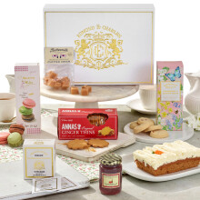 Edmond & Charles Luxury Afternoon Tea Hamper | Premium Gift Box with Teas, Gourmet Biscuits, Fresh Carrot Cake, Macarons, Fudge, & Jam | Hampers Pres