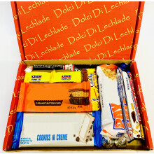 American Chocolate Gift Box By Dolci Di Lechlade Sweets USA Candy Dairy Christmas Secret Santa Stocking Filler Milk White Cookies Present Peanut Butt
