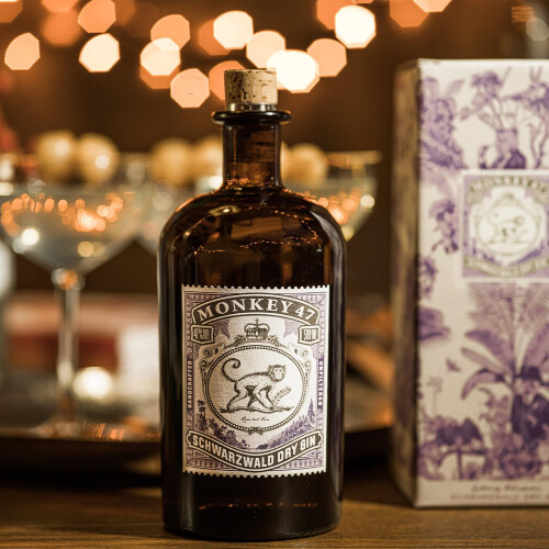 Monkey 47 Schwarzwald Dry Gin  The Stoneware Jigger Gift Set 50cl 1