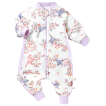 Pijama infantil com fecho de zíper duplo, proteção para o zíper, aberturas para os pés que permitem maior liberdade de movimento, cobertor