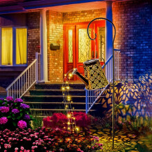 Lanterna de metal artística à prova d'água para decoração de jardim externo, movida a energia solar, com eficiência energética automática.