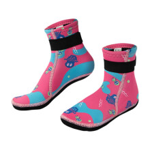 Diving socks cold wet wading socks for snorkeling for swim hiking surfing pink 31 to 33 yards for 18 cm